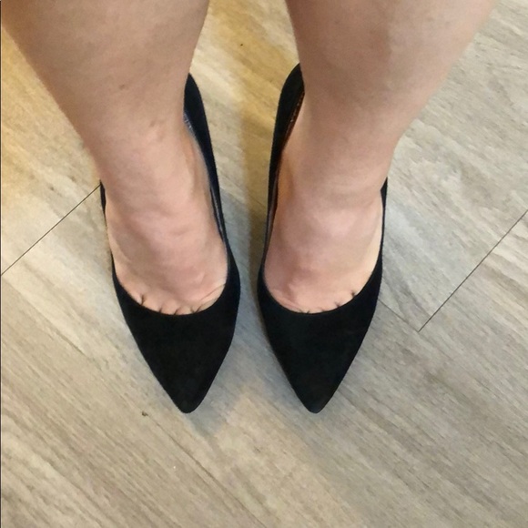 Lightly worn black suede pumps - Picture 2 of 6